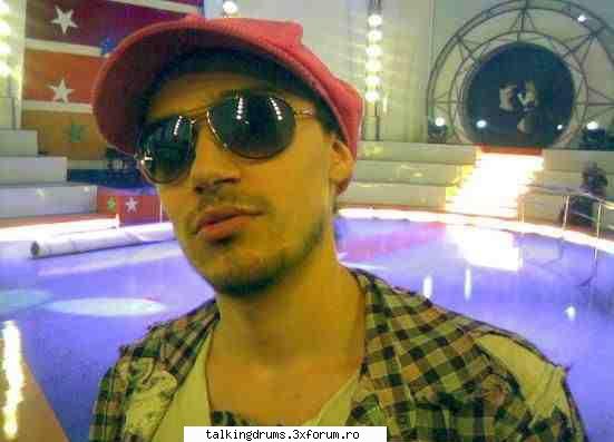 place talking drums...nu k i-ash shti shi pe cei 2 nae shi domi, dar nu-i stres. felix dulce dulce